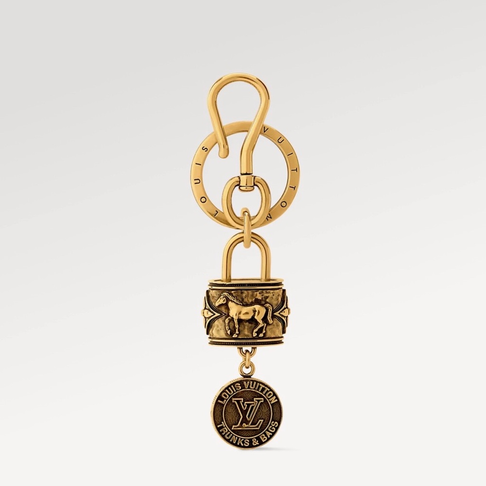 🔥SOLD🔥LOUIS VUITTON P9 HORSE CHARM EXCLUSIVE SOLD OUT! MINT M03179